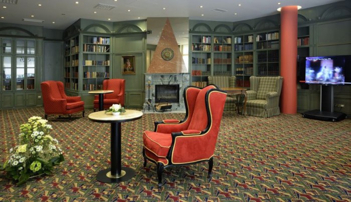 Hotel Savoy Library