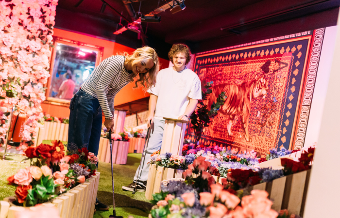 young people playing gold at kaboodle