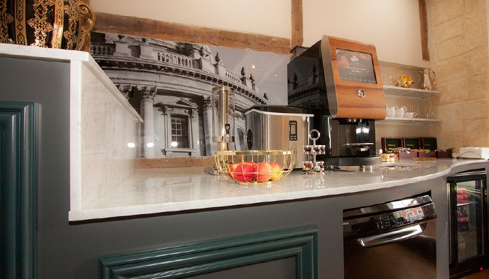 furnotel-the-museum-hotel-servery-casegood-dark-grey-wood-with-white-marble-top_700 x 400_72dpi