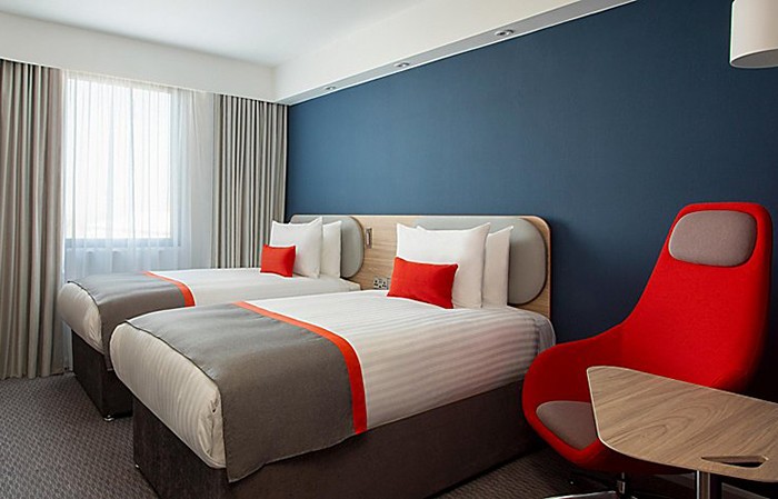 Design Insider Distinction Group Holiday Inn Bedroom Twin