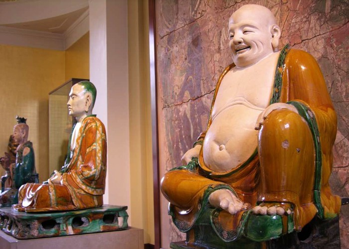 Smiling-Buddha-at-the-British-Museum-700-500