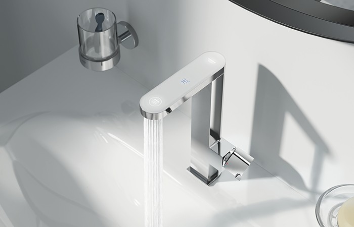 Design Insider GROHE Plus tap with digital temperature display